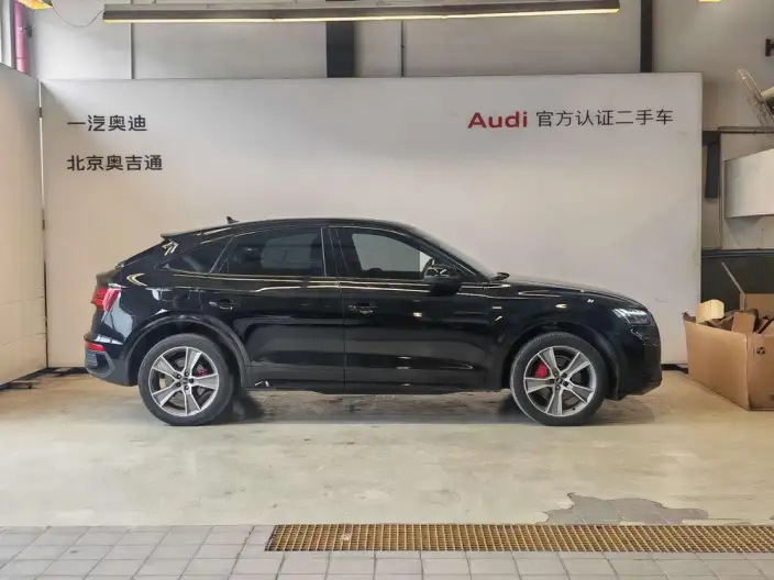 Audi Q5L Sportback 2022 Model 45 TFSI Luxury Model – фото 5
