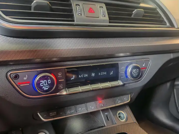 Audi Q5L Sportback 2022 Model 45 TFSI Luxury Model – фото 10