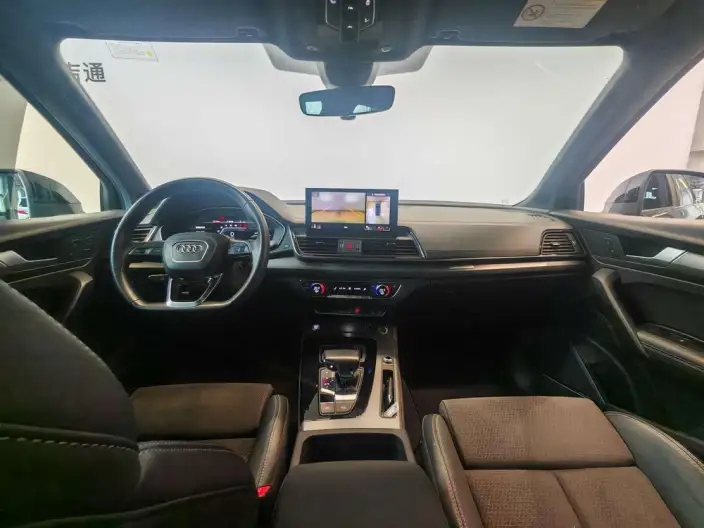 Audi Q5L Sportback 2022 Model 45 TFSI Luxury Model – фото 14