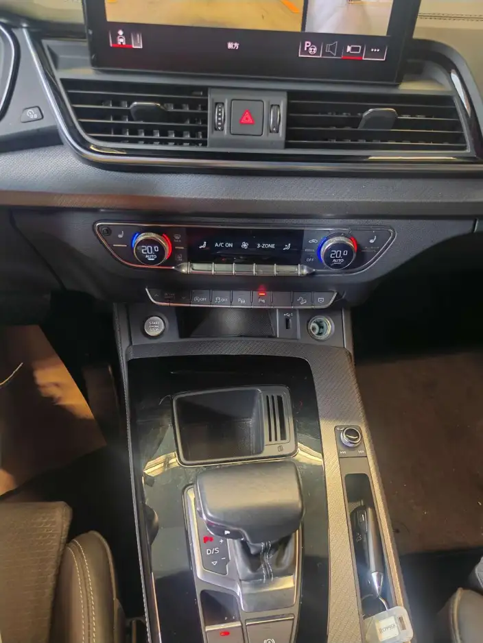 Audi Q5L Sportback 2022 Model 45 TFSI Luxury Model – фото 15