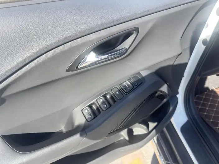 Hyundai ix35 2021 Model 2.0L Automatic 2WD Leading version GLS – фото 22