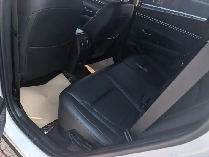 Hyundai Tucson 2022 Model Hyundai Tucson L 2.0L HEV LUX Hybrid · Premium Edition – фото 13
