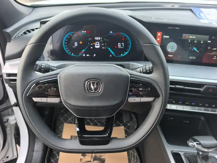 Changan CS35 PLUS 2023 Model Changxiang Edition Blue whale NE 1.4T DCT Noble Model – фото 12