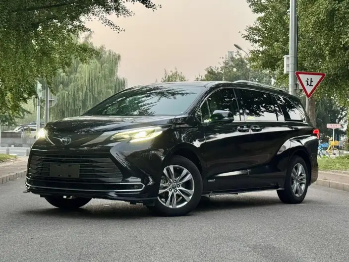 Toyota Sienna 2021 Model 2.5L Hybrid Supreme Edition – фото 1