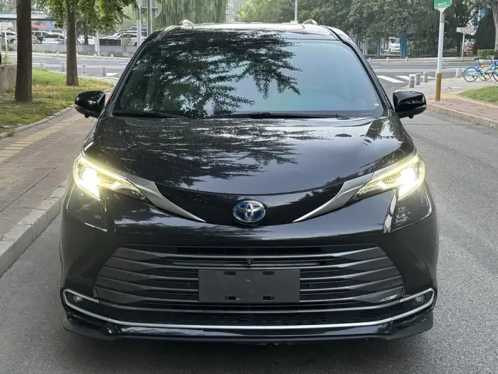 Toyota Sienna 2021 Model 2.5L Hybrid Supreme Edition – фото 2
