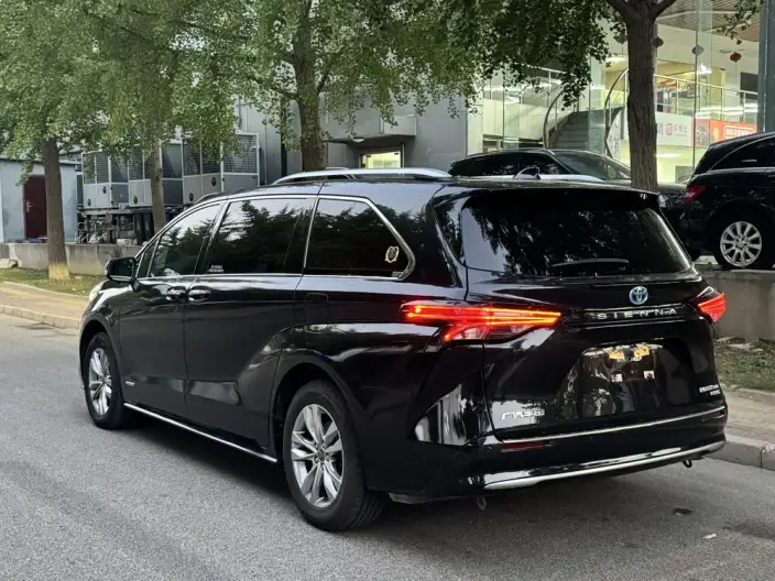 Toyota Sienna 2021 Model 2.5L Hybrid Supreme Edition – фото 4