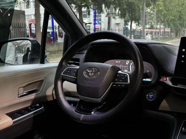 Toyota Sienna 2021 Model 2.5L Hybrid Supreme Edition – фото 12