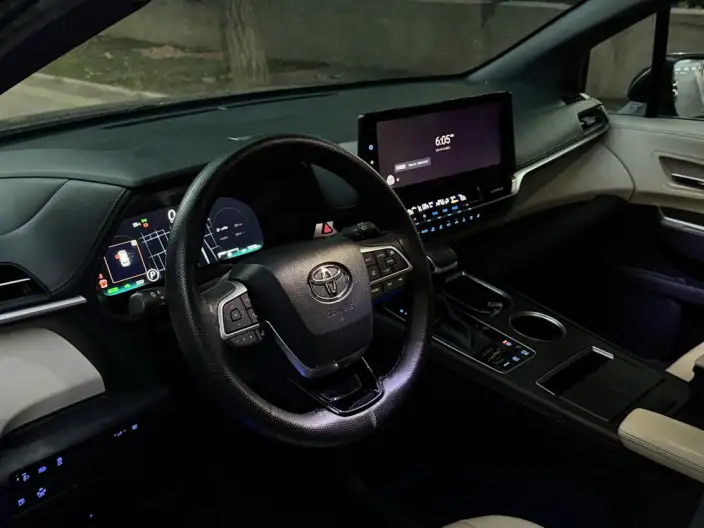Toyota Sienna 2021 Model 2.5L Hybrid Supreme Edition – фото 16