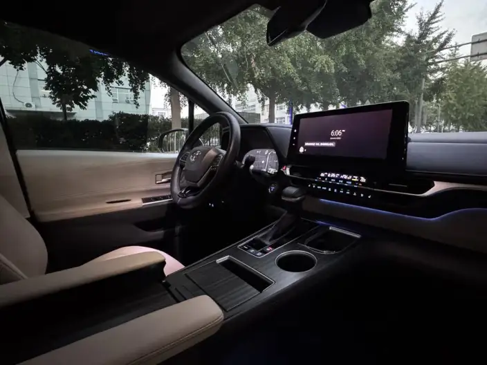 Toyota Sienna 2021 Model 2.5L Hybrid Supreme Edition – фото 17