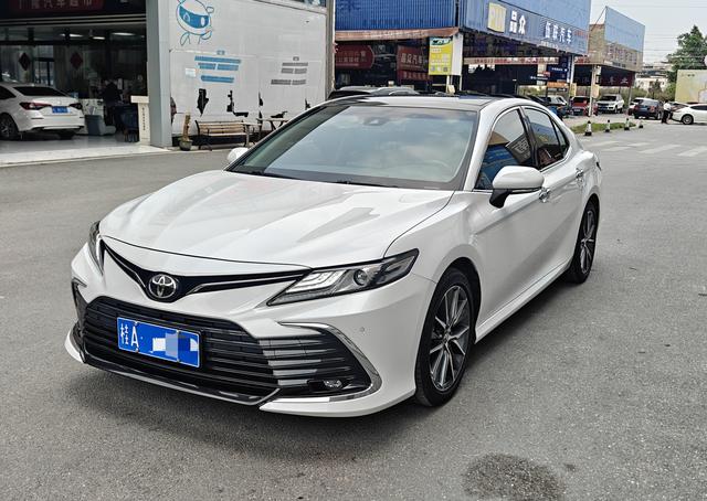 Toyota Camry 2021 2.5G Luxury