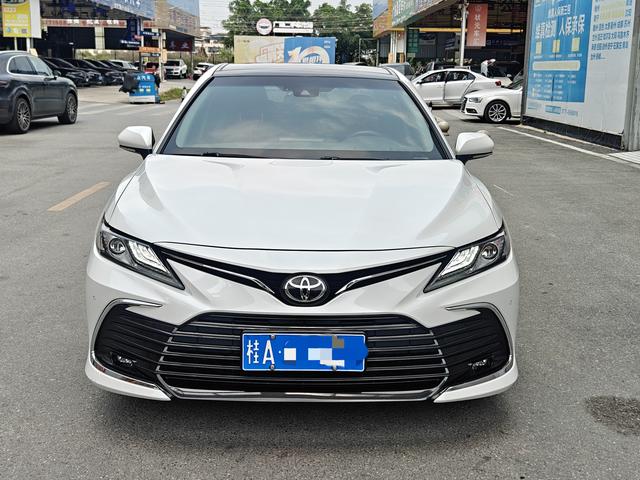 Toyota Camry 2021 2.5G Luxury – фото 2