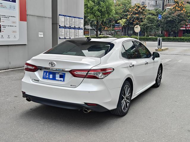Toyota Camry 2021 2.5G Luxury – фото 4