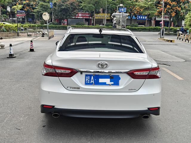 Toyota Camry 2021 2.5G Luxury – фото 5