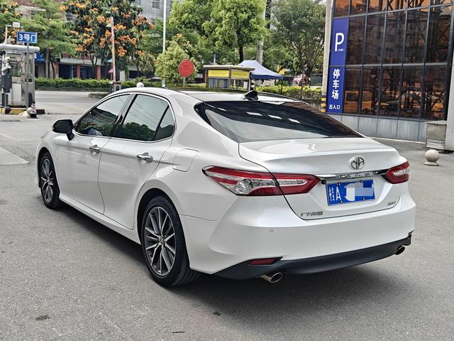 Toyota Camry 2021 2.5G Luxury – фото 6