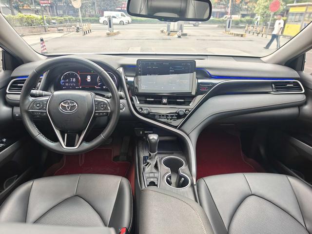 Toyota Camry 2021 2.5G Luxury – фото 7