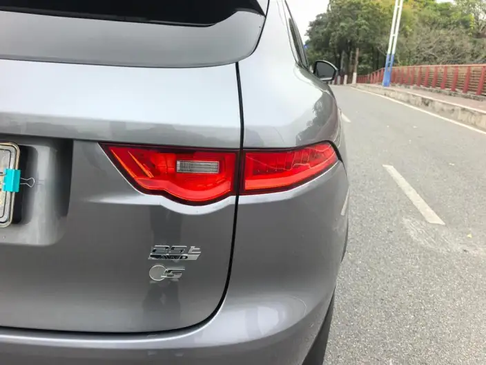 Jaguar F-PACE 2020 Model 2.0T 4WD Chequered Flag Edition – фото 9
