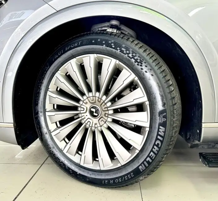 ONVO L90 2025 Model VI seat Edition Ultra – фото 10