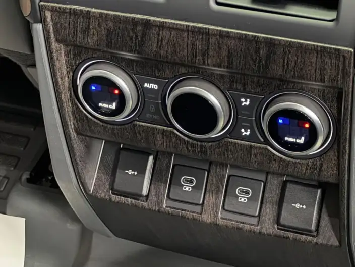 Land Rover Defender 2021 Model 110 P400 X-Dynamic HSE – фото 7