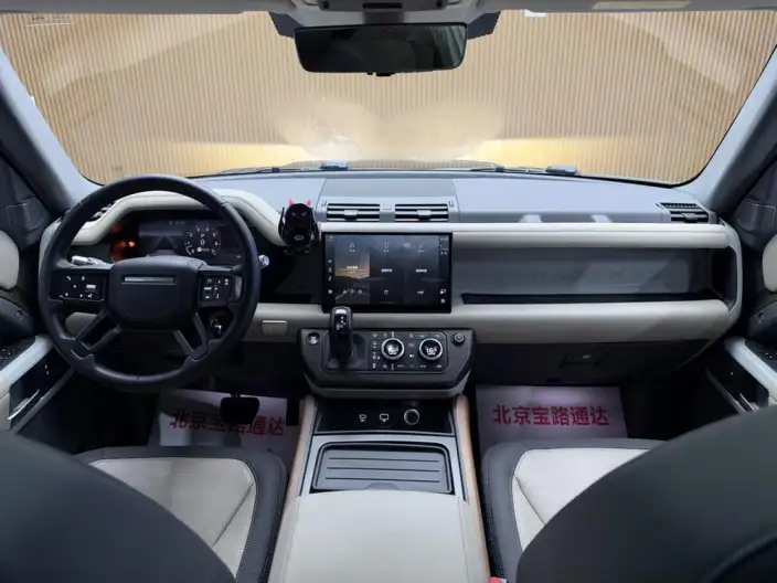 Land Rover Defender 2021 Model 110 P400 X-Dynamic HSE – фото 8