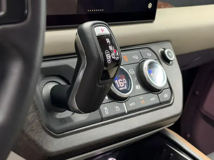 Land Rover Defender 2021 Model 110 P400 X-Dynamic HSE – фото 10