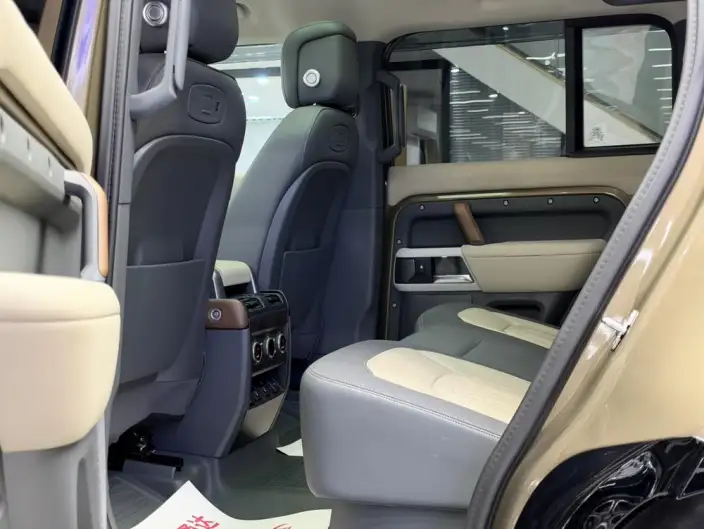 Land Rover Defender 2021 Model 110 P400 X-Dynamic HSE – фото 14