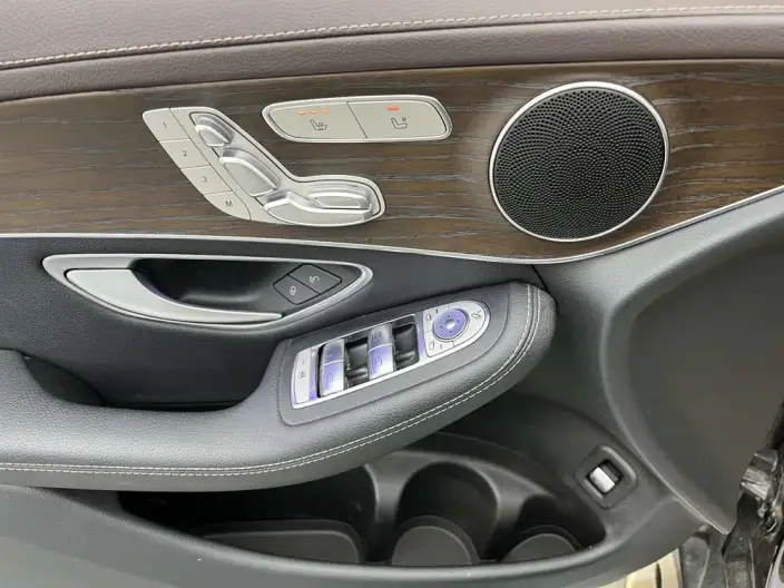 Mercedes-Benz GLC 2022 Model Facelift GLC 300 L 4MATIC Dynamic Model – фото 35