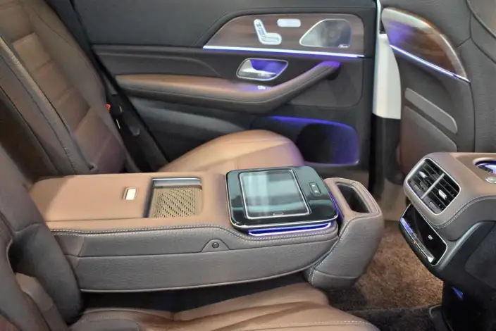 Mercedes-Benz GLS 2023 Model GLS 450 4MATIC Luxury Model – фото 11