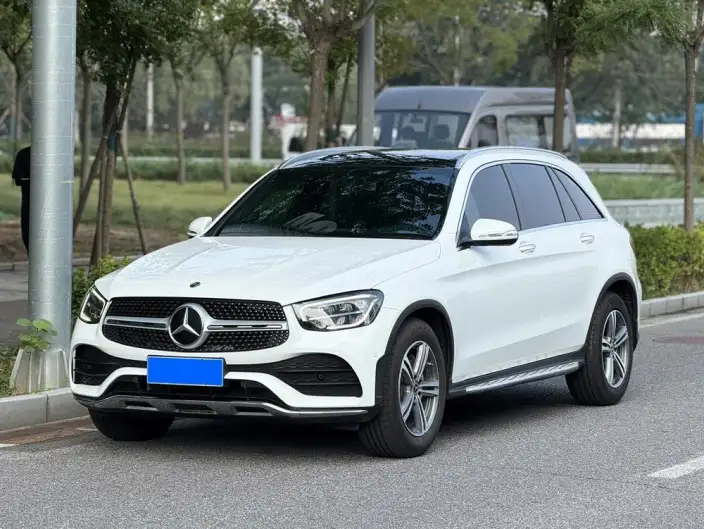 Mercedes-Benz GLC 2020 Model GLC 260 L 4MATIC Luxury Model – фото 1