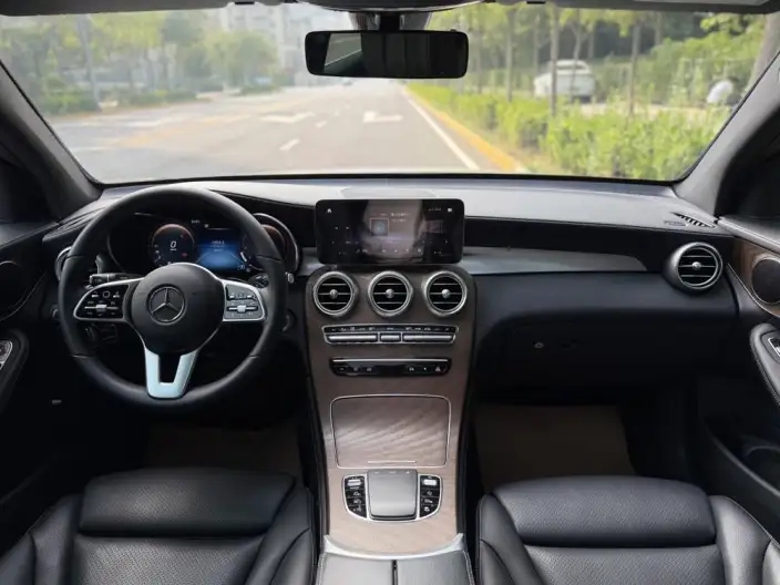 Mercedes-Benz GLC 2020 Model GLC 260 L 4MATIC Luxury Model – фото 12