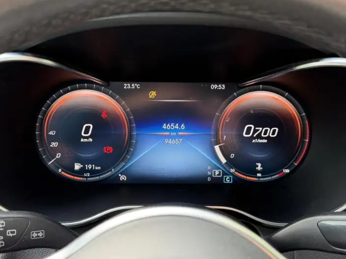 Mercedes-Benz GLC 2020 Model GLC 260 L 4MATIC Luxury Model – фото 14