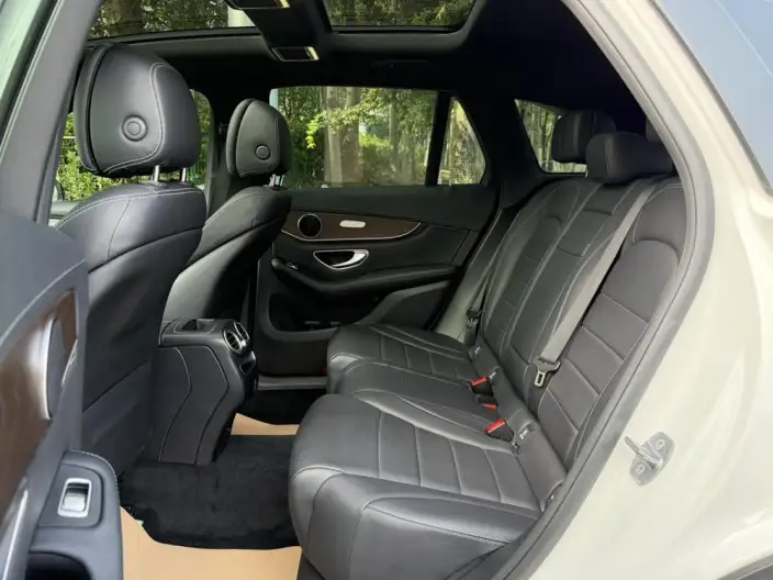 Mercedes-Benz GLC 2020 Model GLC 260 L 4MATIC Luxury Model – фото 22