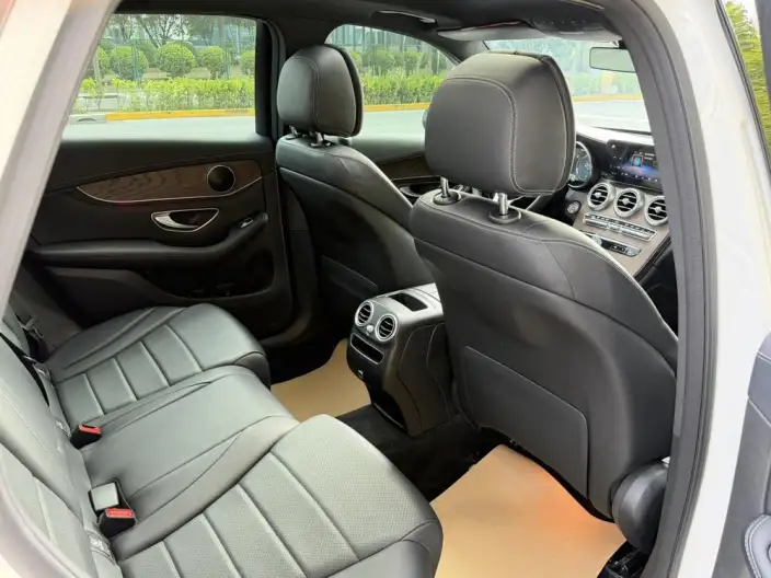 Mercedes-Benz GLC 2020 Model GLC 260 L 4MATIC Luxury Model – фото 23