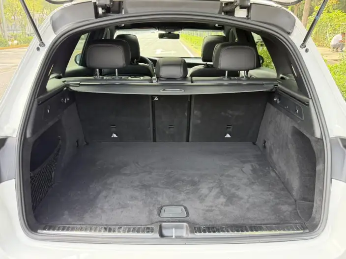 Mercedes-Benz GLC 2020 Model GLC 260 L 4MATIC Luxury Model – фото 24