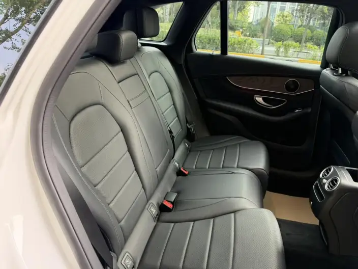 Mercedes-Benz GLC 2020 Model GLC 260 L 4MATIC Luxury Model – фото 26