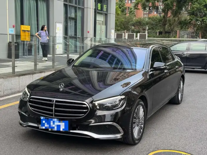 Mercedes-Benz E-Class 2023 Model E 300 L Luxury Model sedan – фото 1