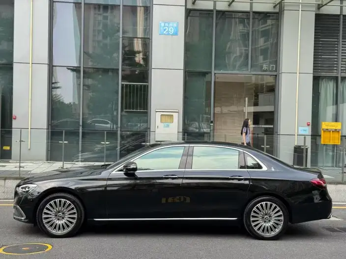 Mercedes-Benz E-Class 2023 Model E 300 L Luxury Model sedan – фото 3
