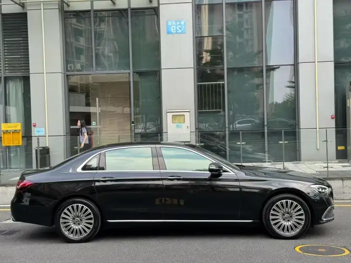 Mercedes-Benz E-Class 2023 Model E 300 L Luxury Model sedan – фото 5