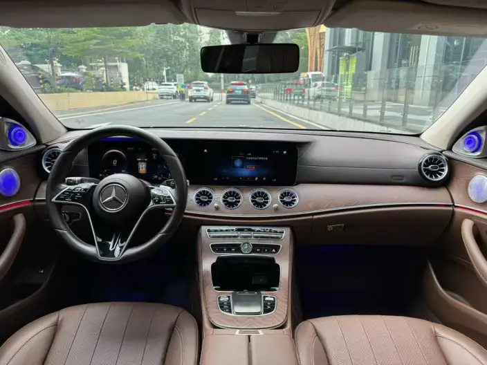 Mercedes-Benz E-Class 2023 Model E 300 L Luxury Model sedan – фото 7