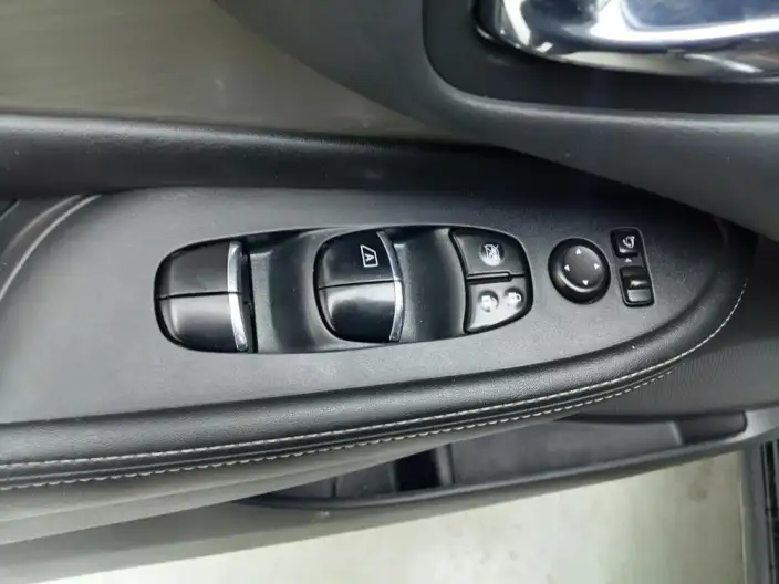 Nissan Murano 2021 Model 2.5L XL 2WD Smart Connect Deluxe Edition – фото 27