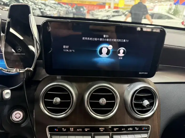 Mercedes-Benz GLC 2021 Model GLC 300 L 4MATIC Dynamic Model – фото 18