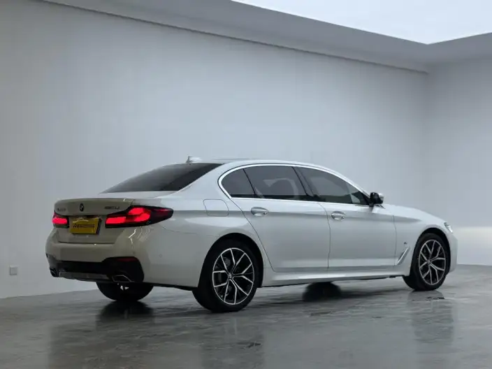 BMW 5 Series 2023 Model 530Li Exclusive Model M Sports Set – фото 6