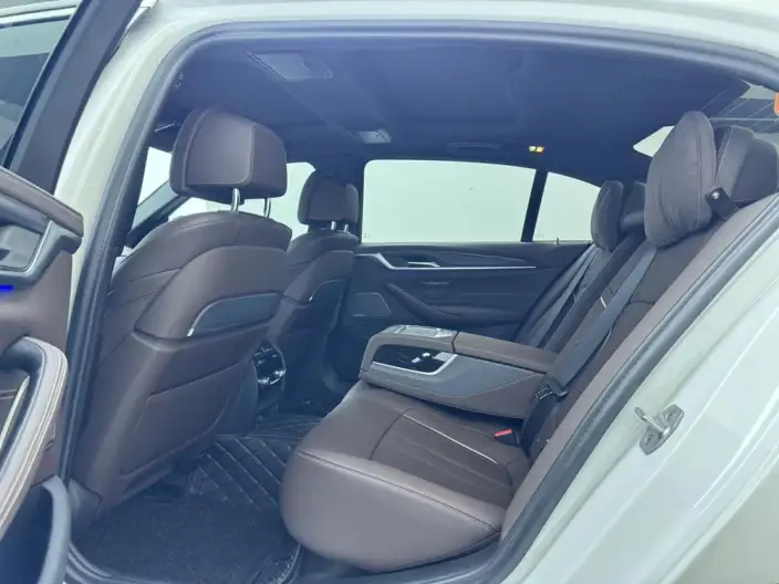 BMW 5 Series 2023 Model 530Li Exclusive Model M Sports Set – фото 21