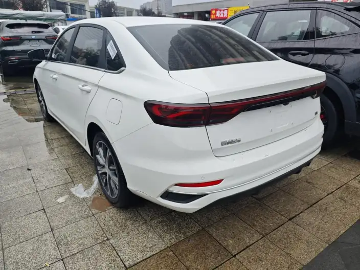 Geely Emgrand 2023 Model No. 4 Gen Champion Edition 1.5L CVT Luxury Model – фото 4