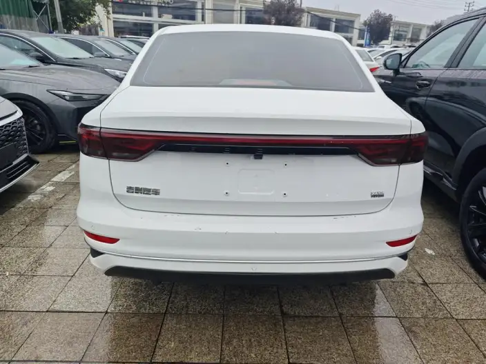 Geely Emgrand 2023 Model No. 4 Gen Champion Edition 1.5L CVT Luxury Model – фото 5