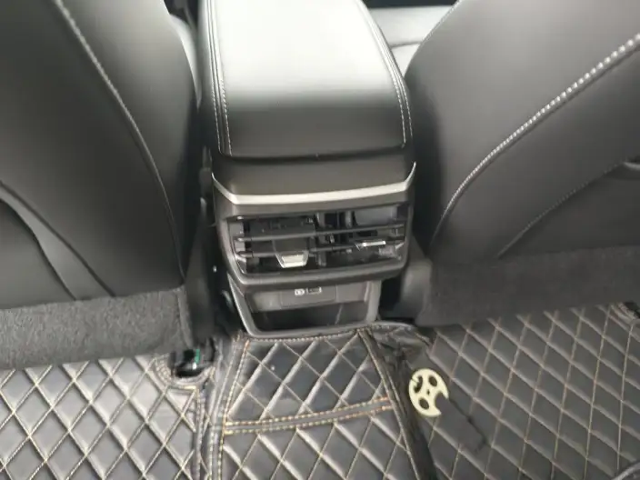 Geely Emgrand 2023 Model No. 4 Gen Champion Edition 1.5L CVT Luxury Model – фото 11