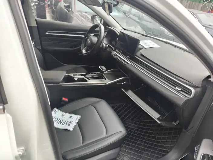 Geely Emgrand 2023 Model No. 4 Gen Champion Edition 1.5L CVT Luxury Model – фото 12