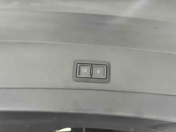 HONGQI E-HS9 2022 Model 690km Flag Xiang Edition VI seat – фото 8