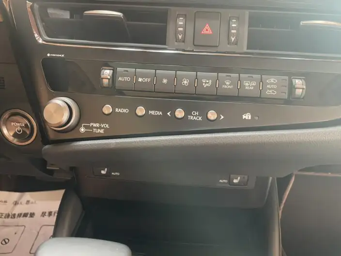 Lexus ES 2022 Model 300h Superior Edition – фото 6