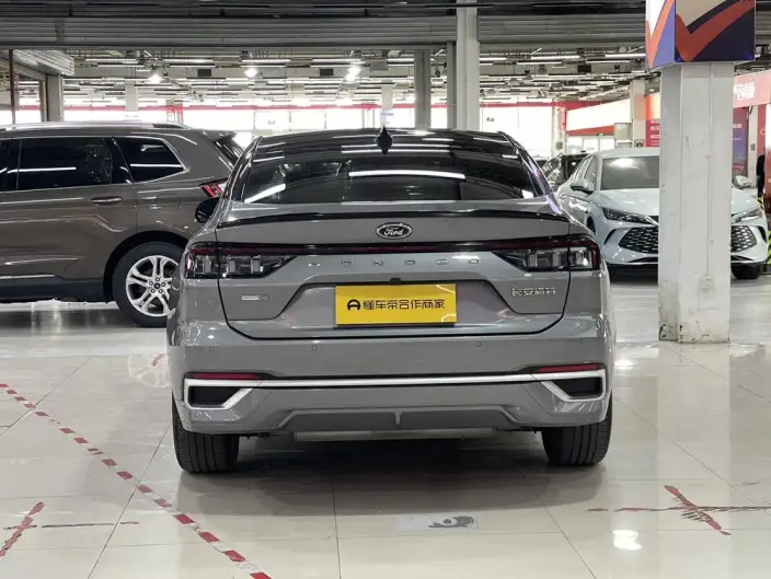 Ford Mondeo 2022 Model Facelift EcoBoost 245 Luxury Model – фото 5
