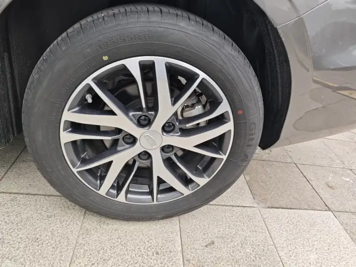 Geely Emgrand 2025 Model No. 4 Gen 1.5L CVT Star Glory Edition – фото 7